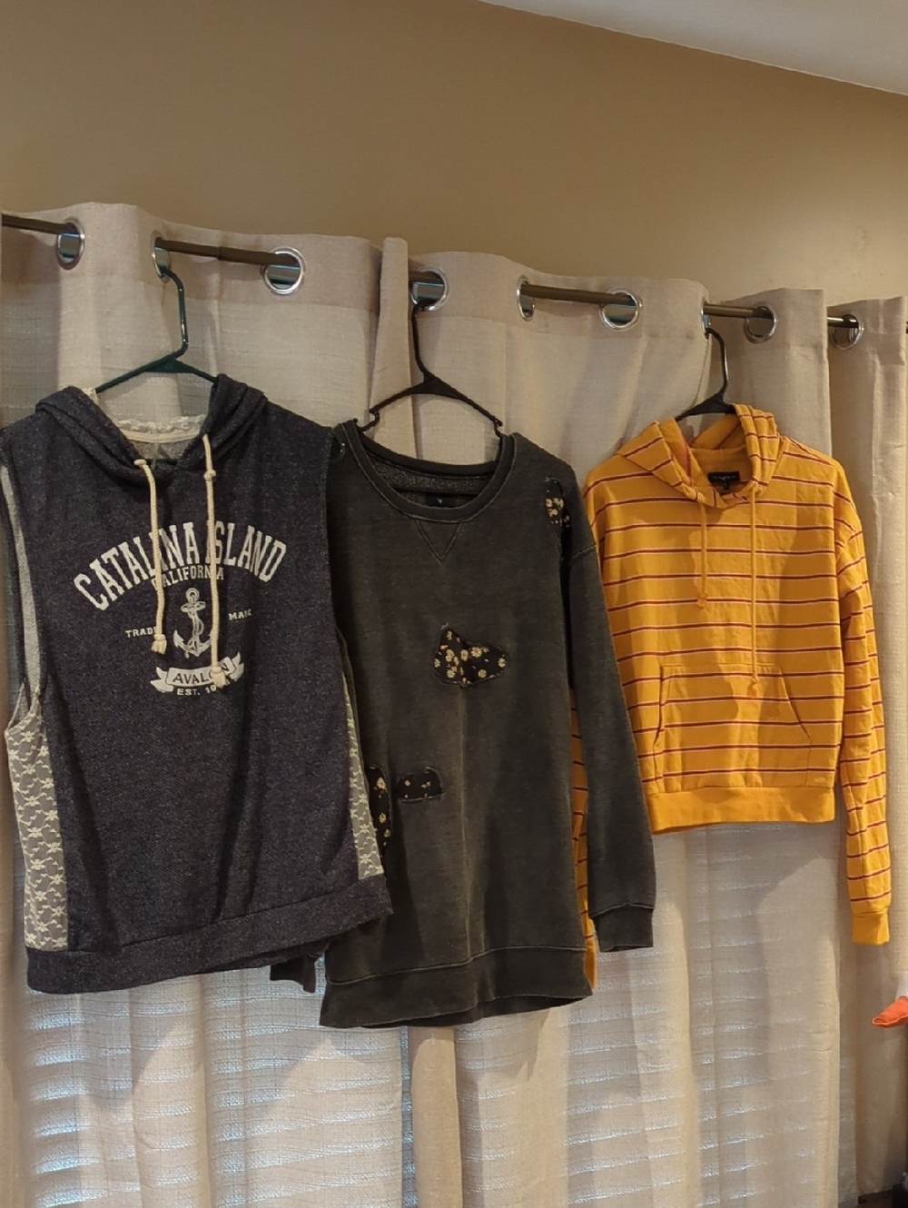 Women's M/L Hoodie Sweatshirt Lot